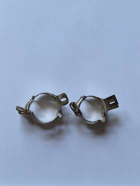 Augat 150f1-23d Lot Of 4 Vacuum Tube Clamps Pns 2 And 150a3-303d Used