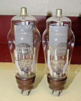 Bt-19 British Thompson Houston Pair Bth Type Bt19 Thyraton Radio/audio Output Tubes England
