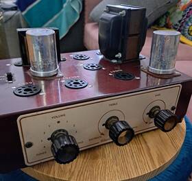 E-104 Challenger Vintage Amplifier Hf 8 Watt Tube Amps. 1950 Very Rare New York