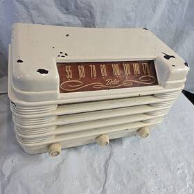 R-1228 Delco 1946/47 Am 6 Tube Radio Plastic White Good Knobs Label Restorative
