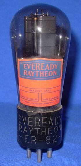 Er-82 Eveready Raytheon Strong Globe 4 Pillar Vacuum Tube
