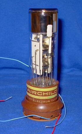K1430 Fairchild Dumont Photomultiplier Vacuum Tube And Socket