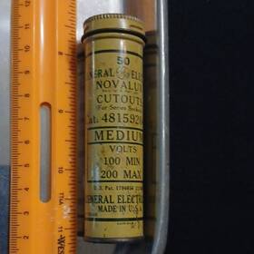 General Electric 4815920-g Novalux Cutout Medium 100-200v For Series Sockets