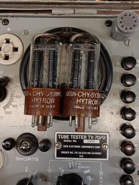 Usn-chy-5y3wgt Hytron Pair 1951 Hytr0n Brown Base Black Plate Tubes Tv-7 Tested #a-21