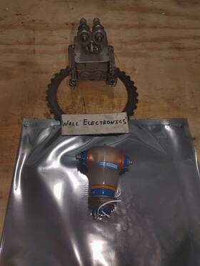 138c903h01 Itt Jennings Rs8-265 8032 Electron Tube Used