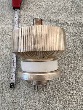 Pl-8576 Penta Labs / 264. Pentode Transmitting Tube And 265 Socket Assembly