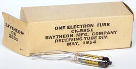 Ck-5851 Raytheon Ck 5851 Pentode Vacuum Tube Box Untested Military Vintage Ham Radio