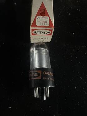 0a3a Raytheon Oa3a 1 - / Vacuum Tube With Box