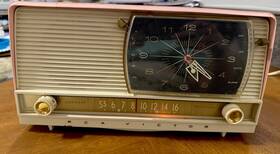 9-c-7fe Rca Vintage 1957 Victor Powder Pink Vacuum Tube Radio