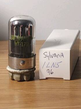 Sylvania & Raytheon Vt-179 2- Vintage Tested Strong 1ln5 Transoceanic Radio Loktal Vacuum Tubes