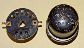 Telefunken Df-11 Telefunklen Type Radio Tube With Socket