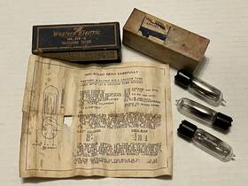 We215a Western Electric Cw1344 3 Vintage Wwii Nos 215a Audio Peanut Tubes And Box