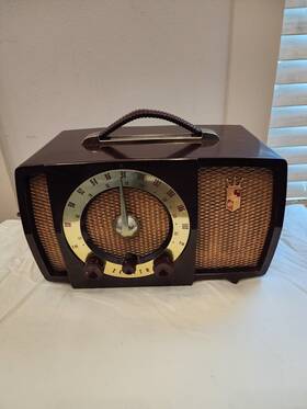 S-173166 Zenith Vintage Bakelite Tube Radio