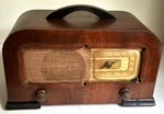 Vintage Philco Transitone Wood Tube Radio 1940 Model No. 42-PT94 Tested Working. Fixed Price $105.95.
